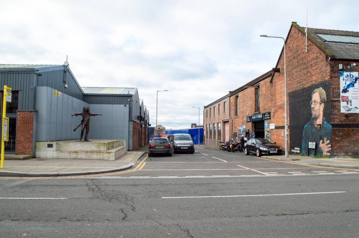 Stunning Mersey View Flat W Parking In Liverpool Exterior foto