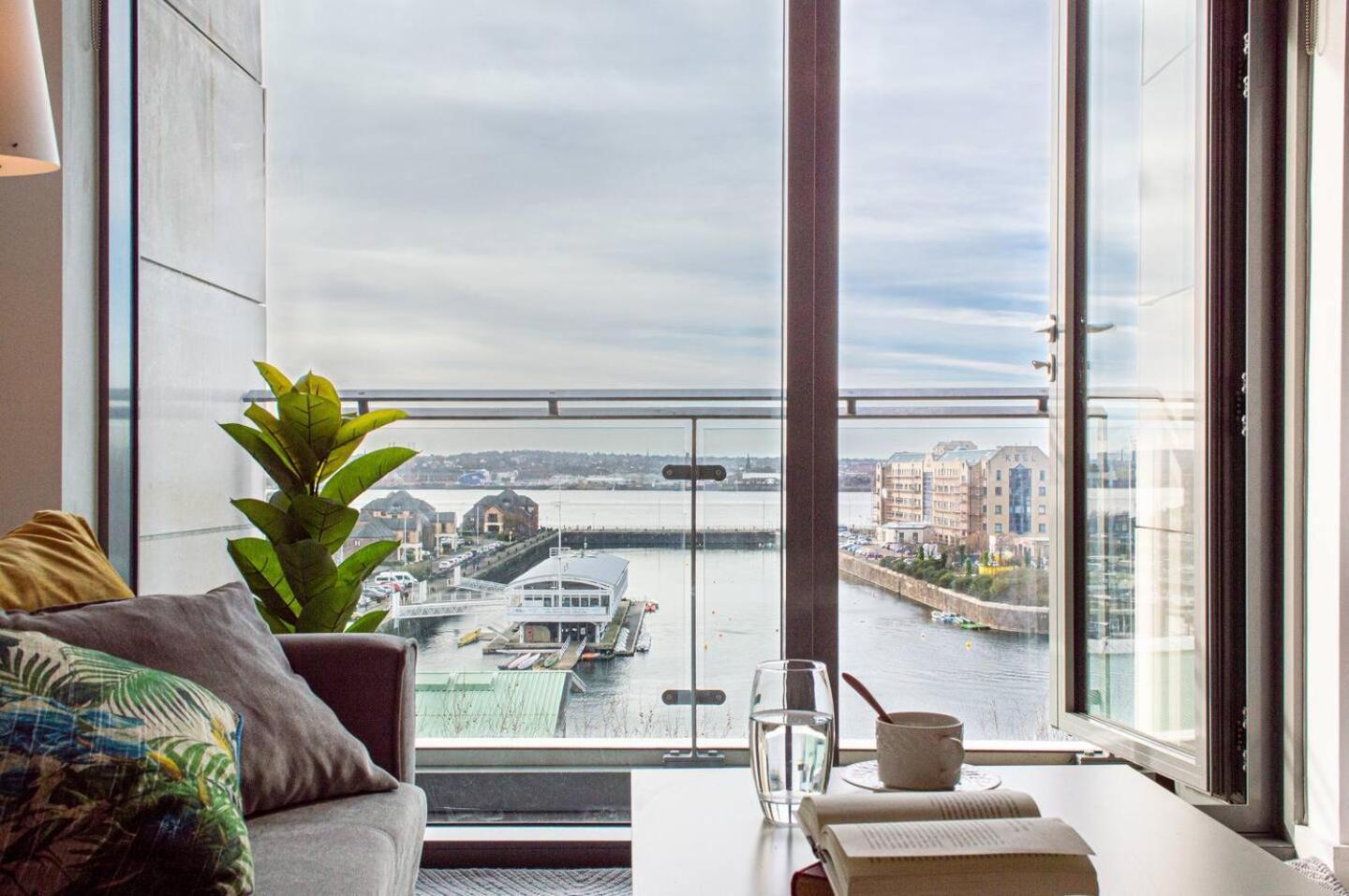 Stunning Mersey View Flat W Parking In Liverpool Exterior foto